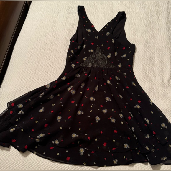 BCBGeneration dress size 8 - Picture 6 of 7